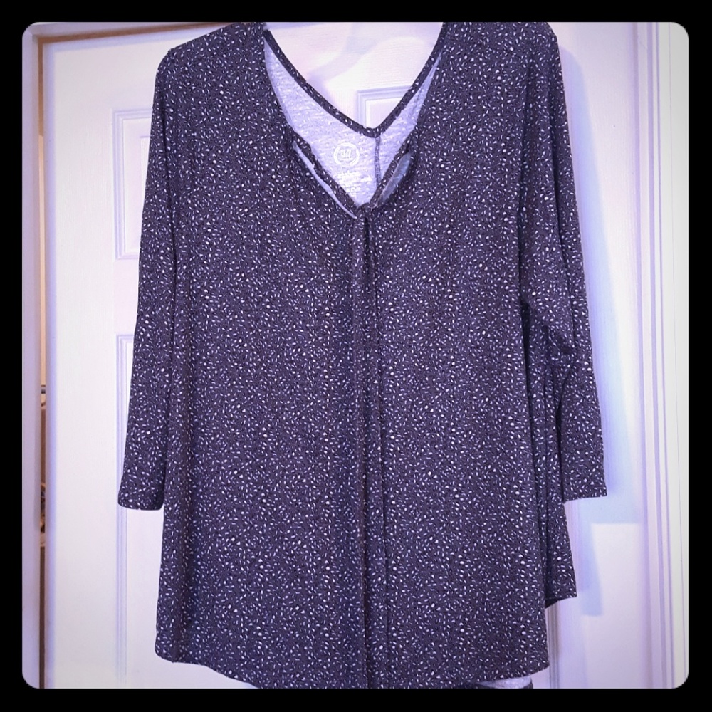 Maurices V neck shirt NWT